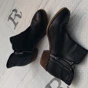 LUCKY BRAND LEATHER BOOTIE